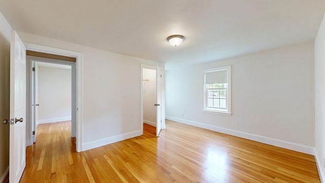 6 Maple Circle, Shrewsbury, MA 01545
