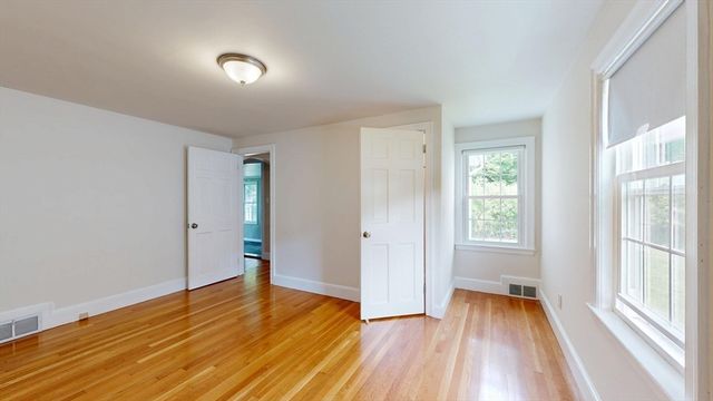 6 Maple Circle, Shrewsbury, MA 01545