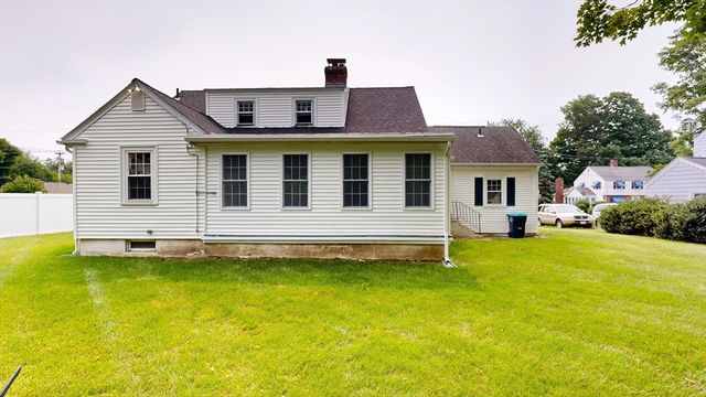 6 Maple Circle, Shrewsbury, MA 01545