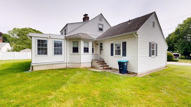 6 Maple Circle, Shrewsbury, MA 01545