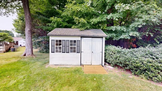 6 Maple Circle, Shrewsbury, MA 01545