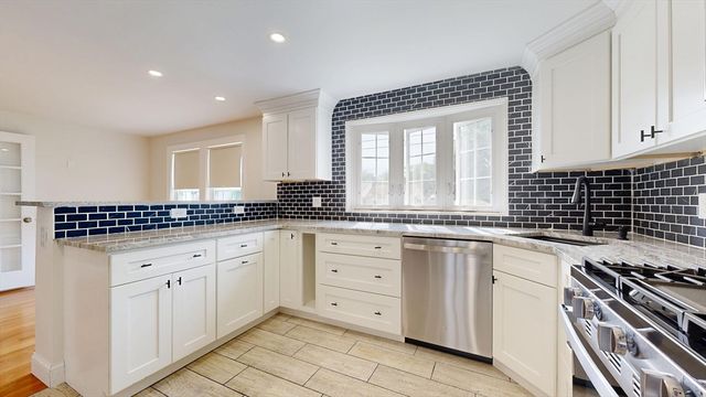 6 Maple Circle, Shrewsbury, MA 01545
