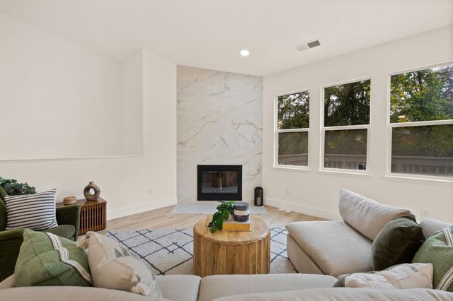 3947 Heathrow Ln, El Dorado Hills, CA 95762