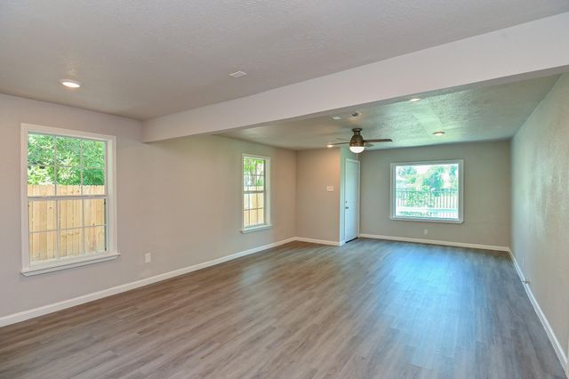 4714 Nichols Street, Houston, TX 77020
