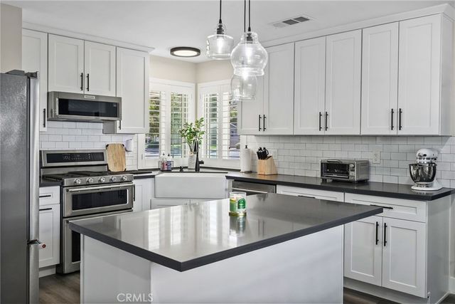 762 Talbert, Simi Valley, CA 93065