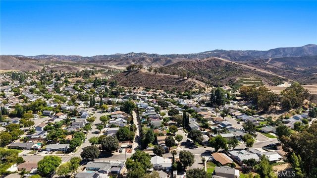 762 Talbert, Simi Valley, CA 93065