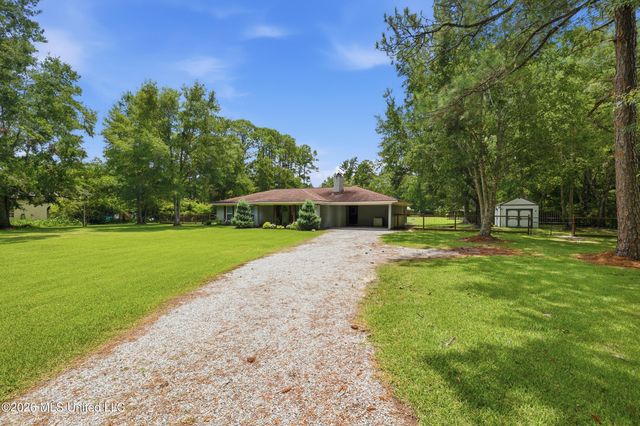 8801 Dixie Street, Ocean Springs, MS 39564