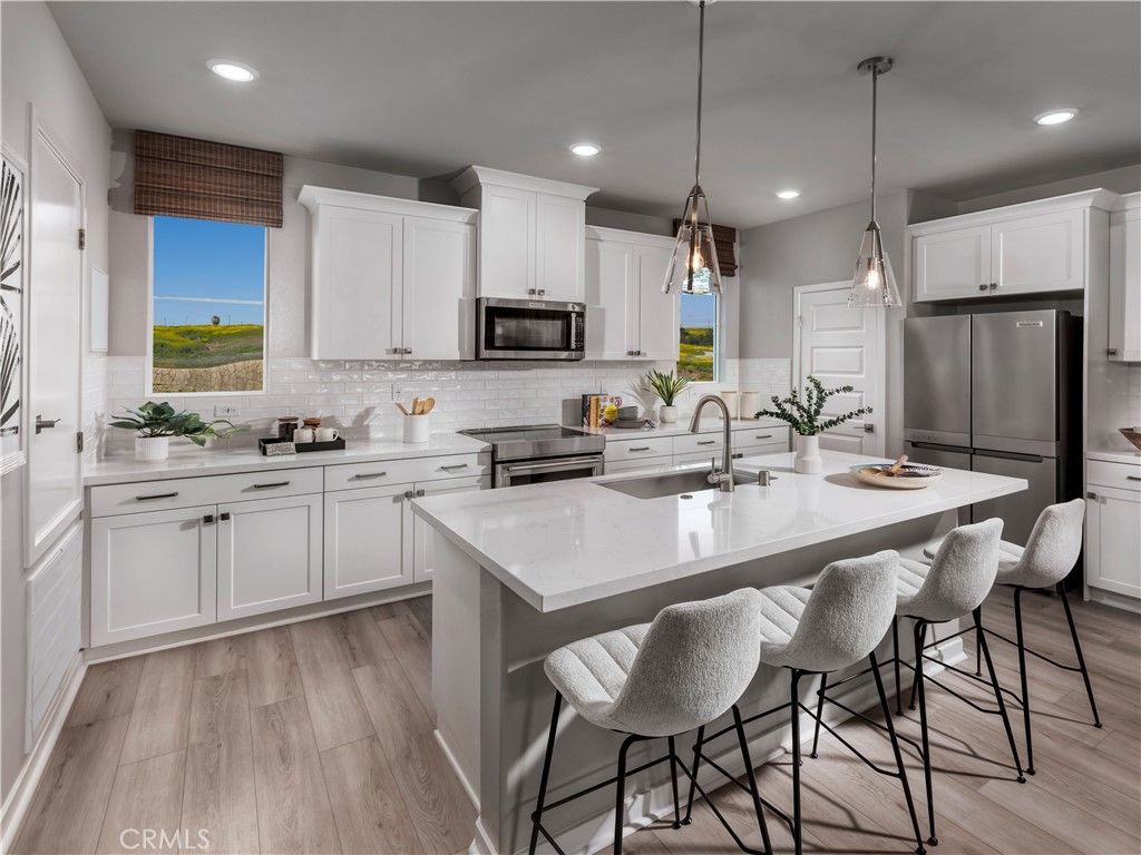 Image 2 of property listing at 1468 W Longview Lane, San Pedro, CA 90732