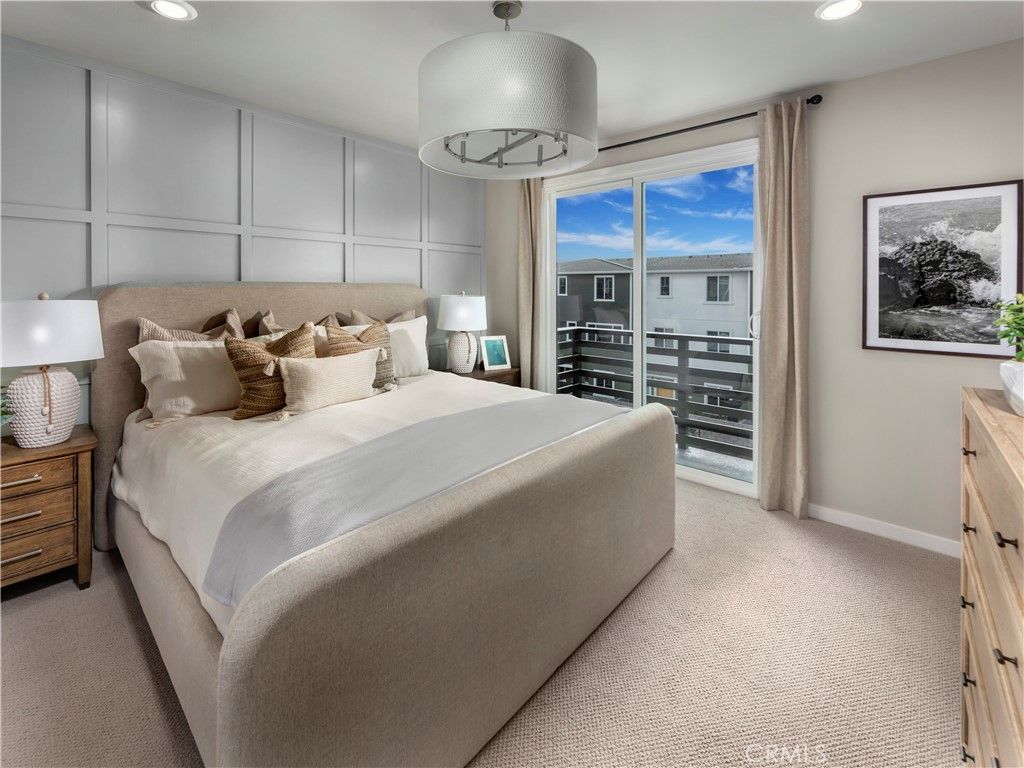 Image 8 of property listing at 1468 W Longview Lane, San Pedro, CA 90732