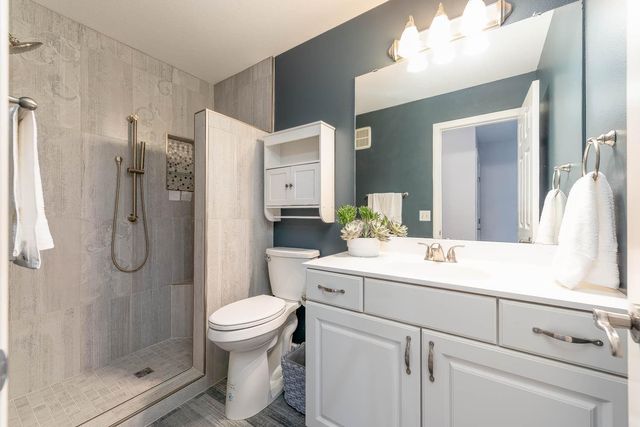 125 Thissen Court, Mankato, MN 56001