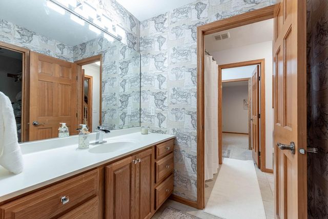 125 Thissen Court, Mankato, MN 56001