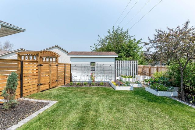 125 Thissen Court, Mankato, MN 56001