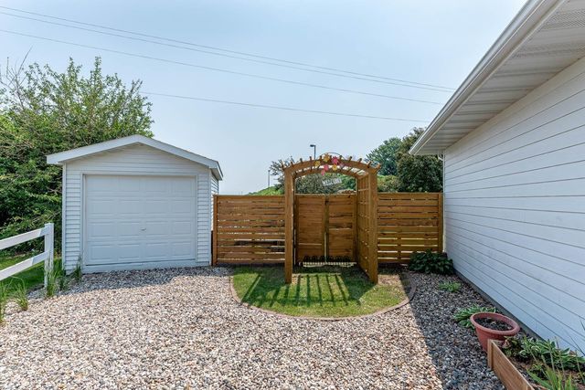 125 Thissen Court, Mankato, MN 56001