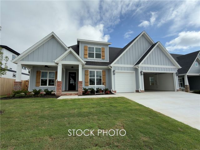 6511 S 60th Street, Rogers, AR 72758