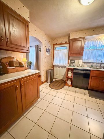 417 New Castle Rd, Twp Of But Nw, PA 16001