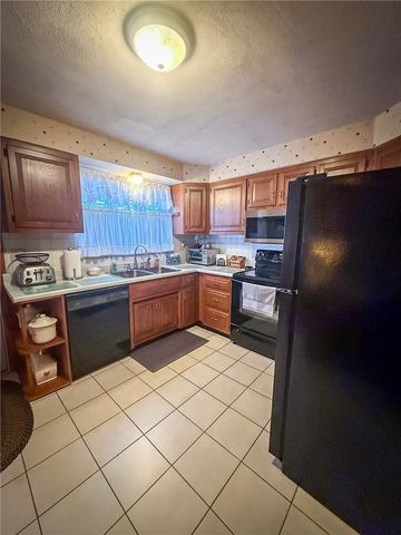 417 New Castle Rd, Twp Of But Nw, PA 16001