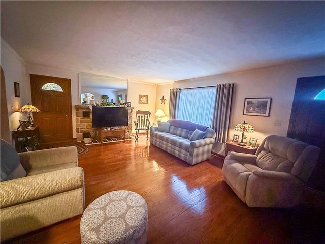 417 New Castle Rd, Twp Of But Nw, PA 16001