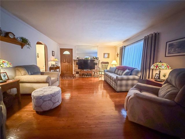 417 New Castle Rd, Twp Of But Nw, PA 16001