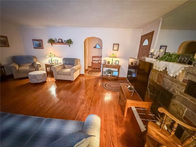 417 New Castle Rd, Twp Of But Nw, PA 16001