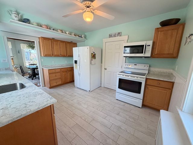 6 Old Colony Rd, Hull, MA 02045