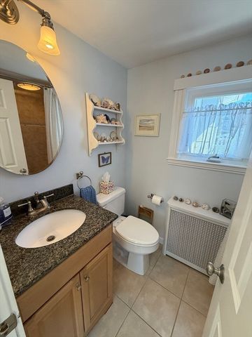 6 Old Colony Rd, Hull, MA 02045