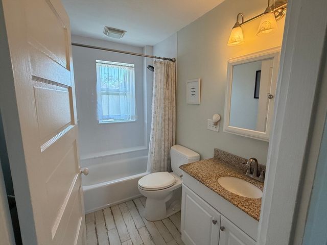 6 Old Colony Rd, Hull, MA 02045