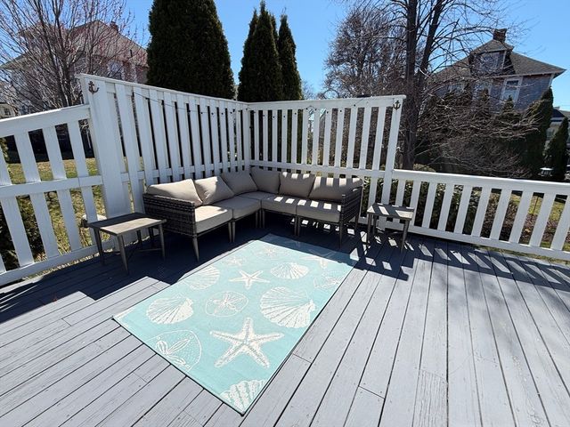 6 Old Colony Rd, Hull, MA 02045