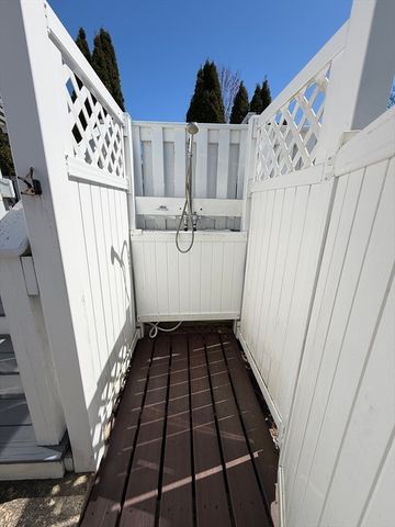 6 Old Colony Rd, Hull, MA 02045