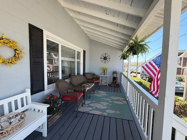 6 Old Colony Rd, Hull, MA 02045