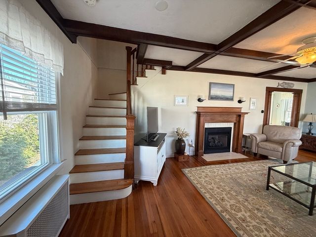 6 Old Colony Rd, Hull, MA 02045