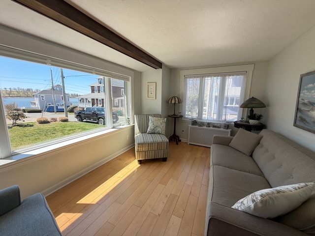 6 Old Colony Rd, Hull, MA 02045