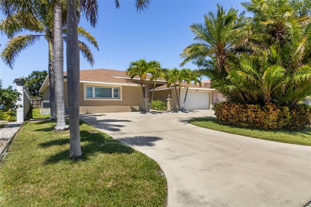 2504 Hibiscus Dr. W, Belleair Beach, FL 33786