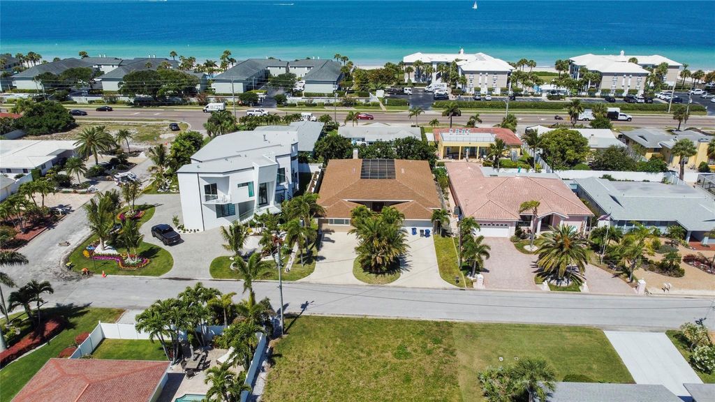 2504 Hibiscus Dr. W, Belleair Beach, FL 33786