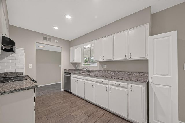 1715 Ramada Drive, Houston, TX 77062