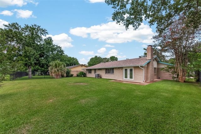 1715 Ramada Drive, Houston, TX 77062