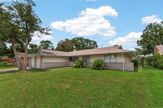 1715 Ramada Drive, Houston, TX 77062