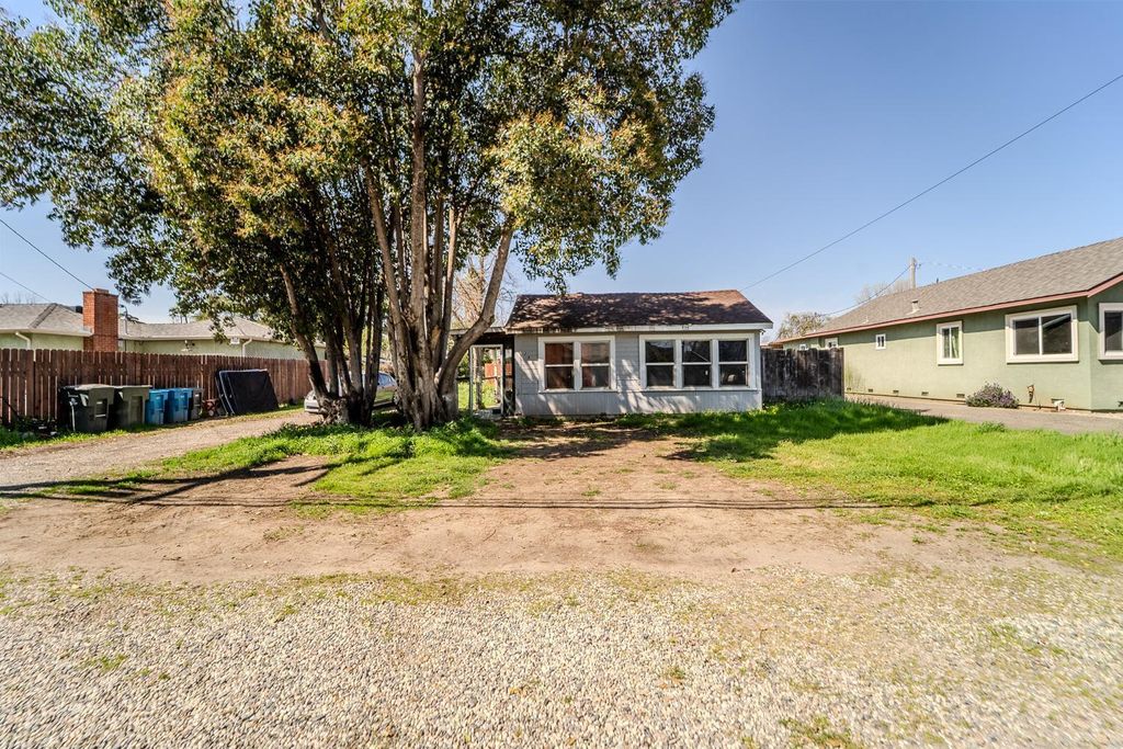 285 S Barrett Rd, Yuba City, CA 95991