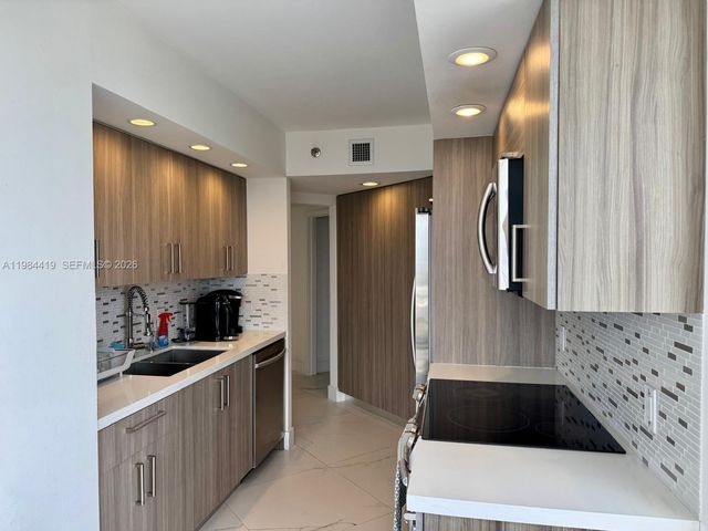 1000 Island Blvd 1410, Aventura, FL 33160