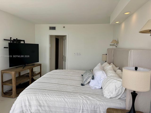 1000 Island Blvd 1410, Aventura, FL 33160