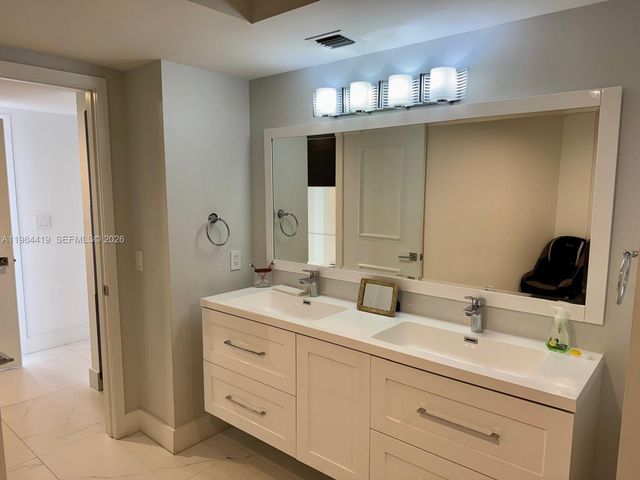 1000 Island Blvd 1410, Aventura, FL 33160