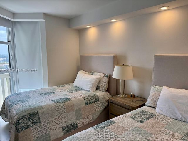 1000 Island Blvd 1410, Aventura, FL 33160