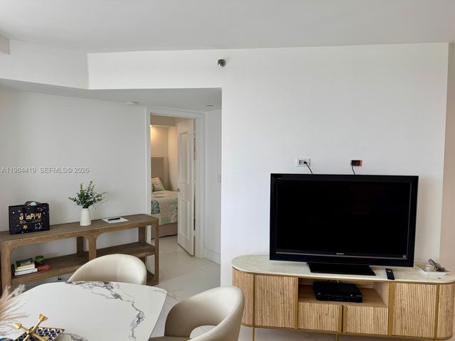 1000 Island Blvd 1410, Aventura, FL 33160