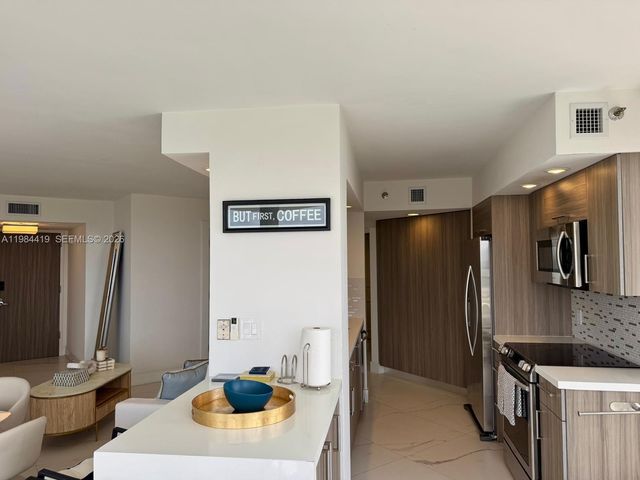 1000 Island Blvd 1410, Aventura, FL 33160