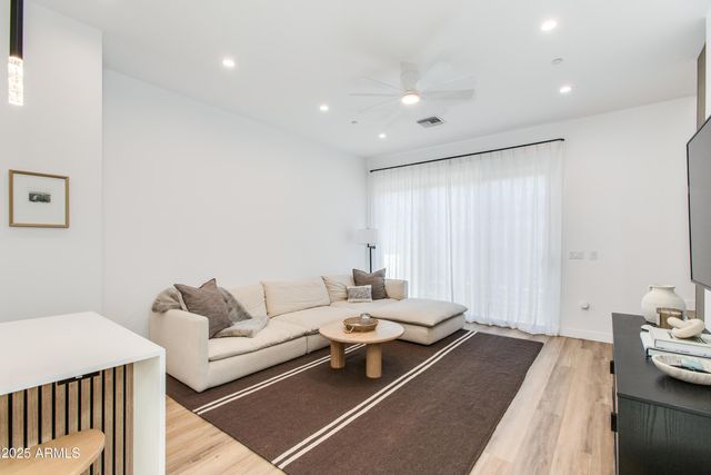 4220 N 32nd Street Unit 37, Phoenix, AZ 85018