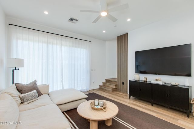 4220 N 32nd Street Unit 37, Phoenix, AZ 85018