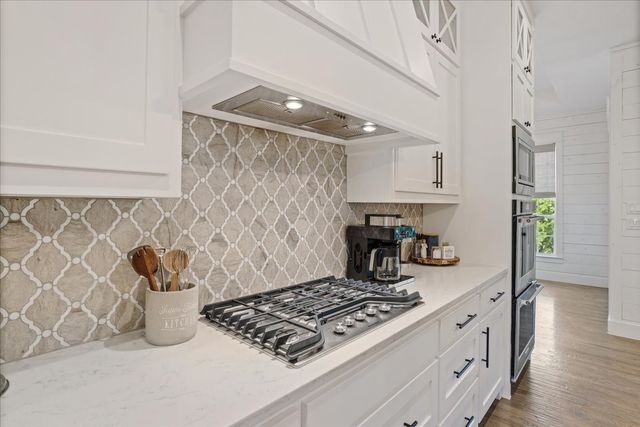 580 Burks, Whitewright, TX 75491