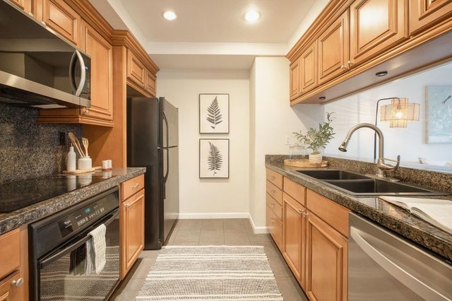 504 Ocean Avenue 4, Monterey, CA 93940