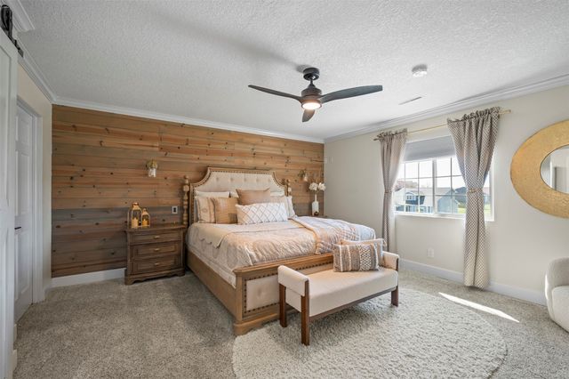 1706 S 11th Avenue E, Newton, IA 50208