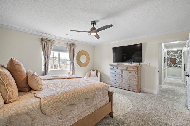 1706 S 11th Avenue E, Newton, IA 50208