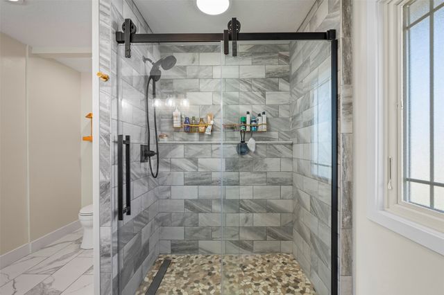 1706 S 11th Avenue E, Newton, IA 50208